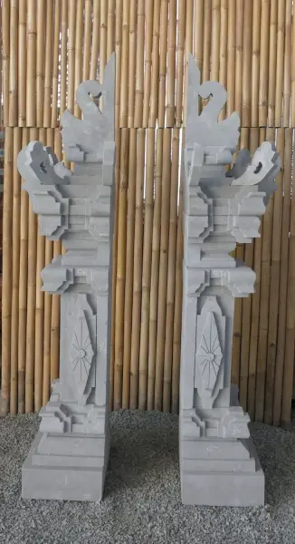 Product image 5 of the product “Balinese Gate, casted with Paras Stone. 2 Elements right and left. Total Height of 150cm. Mulitparted. ”